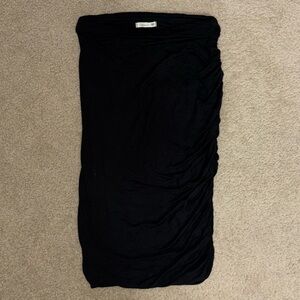 Women’s Black Skirt, Cinched Side, Size Small, Great Condition! Brand - Soprano
